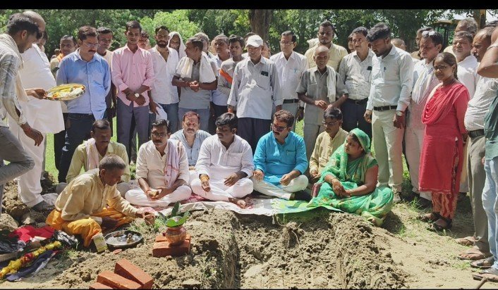 महामाई मंदिर का होगा सौंन्दर्यीकरण  140.35 लाख की परियोजना हुई स्वीकृत, भाजपाइयों ने किया नींव पूजन