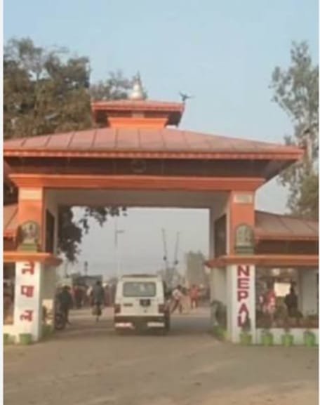 चेक पोस्ट का गेट तोड़ नेपाल भागने वाले ऑल्टो चालक का नहीं लगा सुराग 