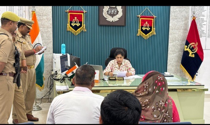 जन सुनवाई में पुलिस अधीक्षक चारू निगम ने सुनीं फरियादियों की समस्याए जन शिकायतों के त्वरित निस्तारण पर पुलिस अधीक्षक का फोकस