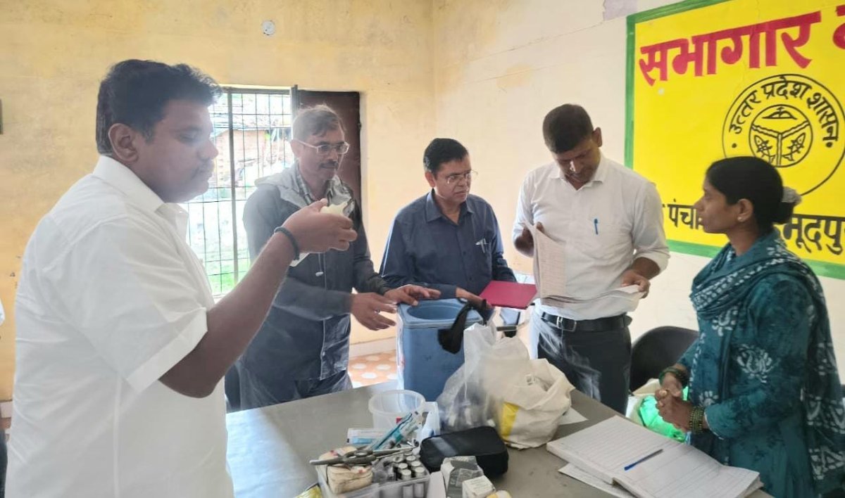 स्वास्थ्य सेवाओं में लापरवाही पर डीएम सख्त, एएनएम का 15 दिन का वेतन रोकने के निर्देश