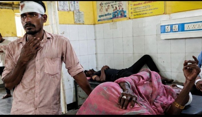 जमीन पर कब्जे को लेकर खूनी संघर्ष, तीन महिलाओं समेत छह घायल