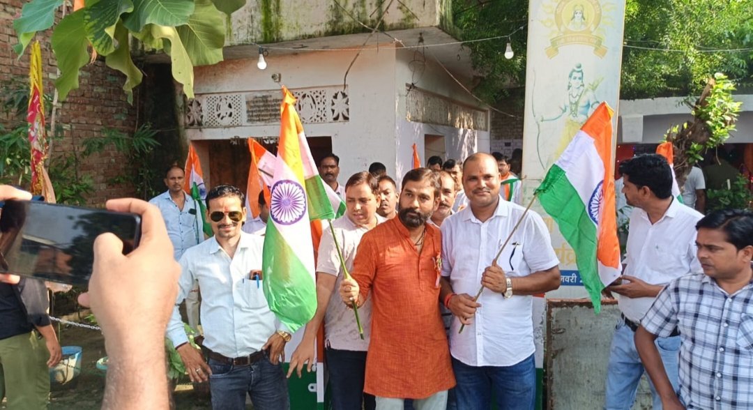मछरेहटा ब्लॉक परिसर से निकली तिरंगा रैली,