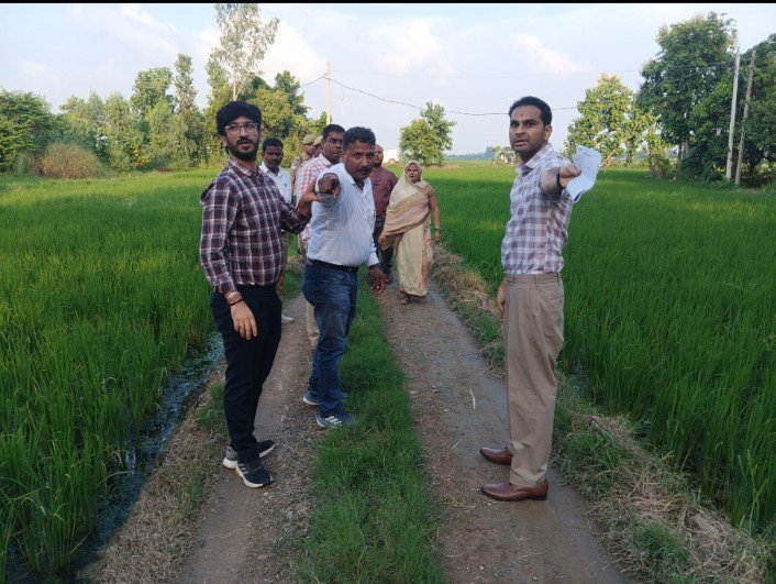 *जिलाधिकारी ने मौके पर पहुंचकर आईजीआरएस प्रकरण का किया निस्तारण*