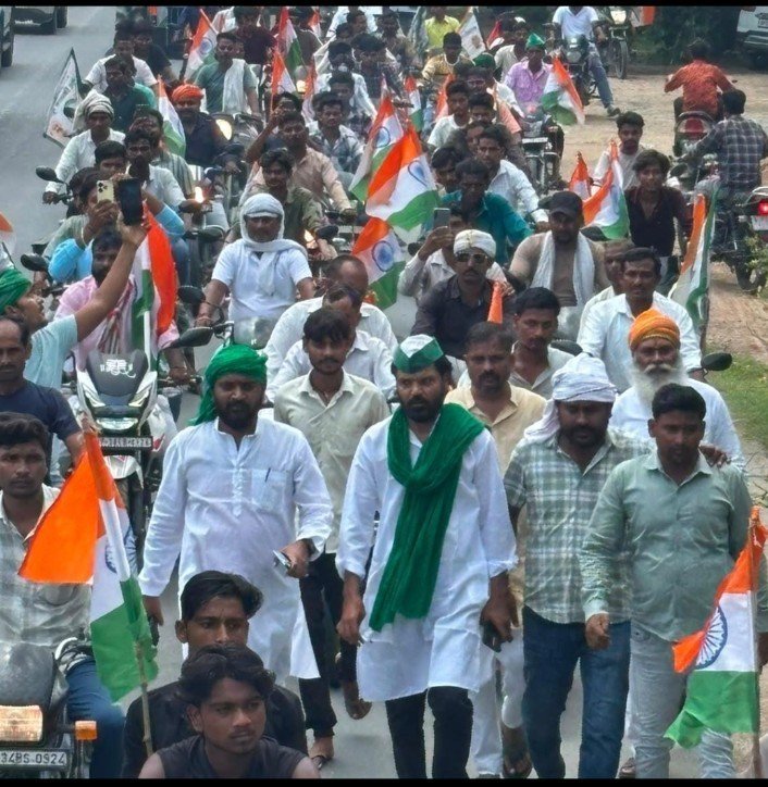 किसानों की मांगों को लेकर तिरंगा यात्रा, राष्ट्रपति को संबोधित ज्ञापन सौंपा
