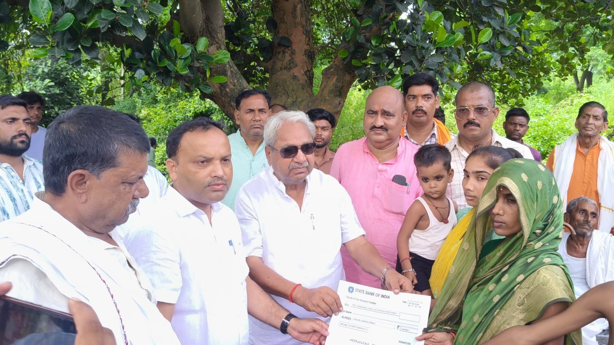 सियार के हमले में किसान की मौत, परिजनों को मिला चार लाख का मुआवजा