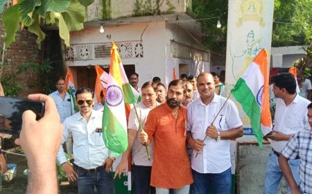 मछरेहटा ब्लॉक परिसर से निकली तिरंगा रैली,