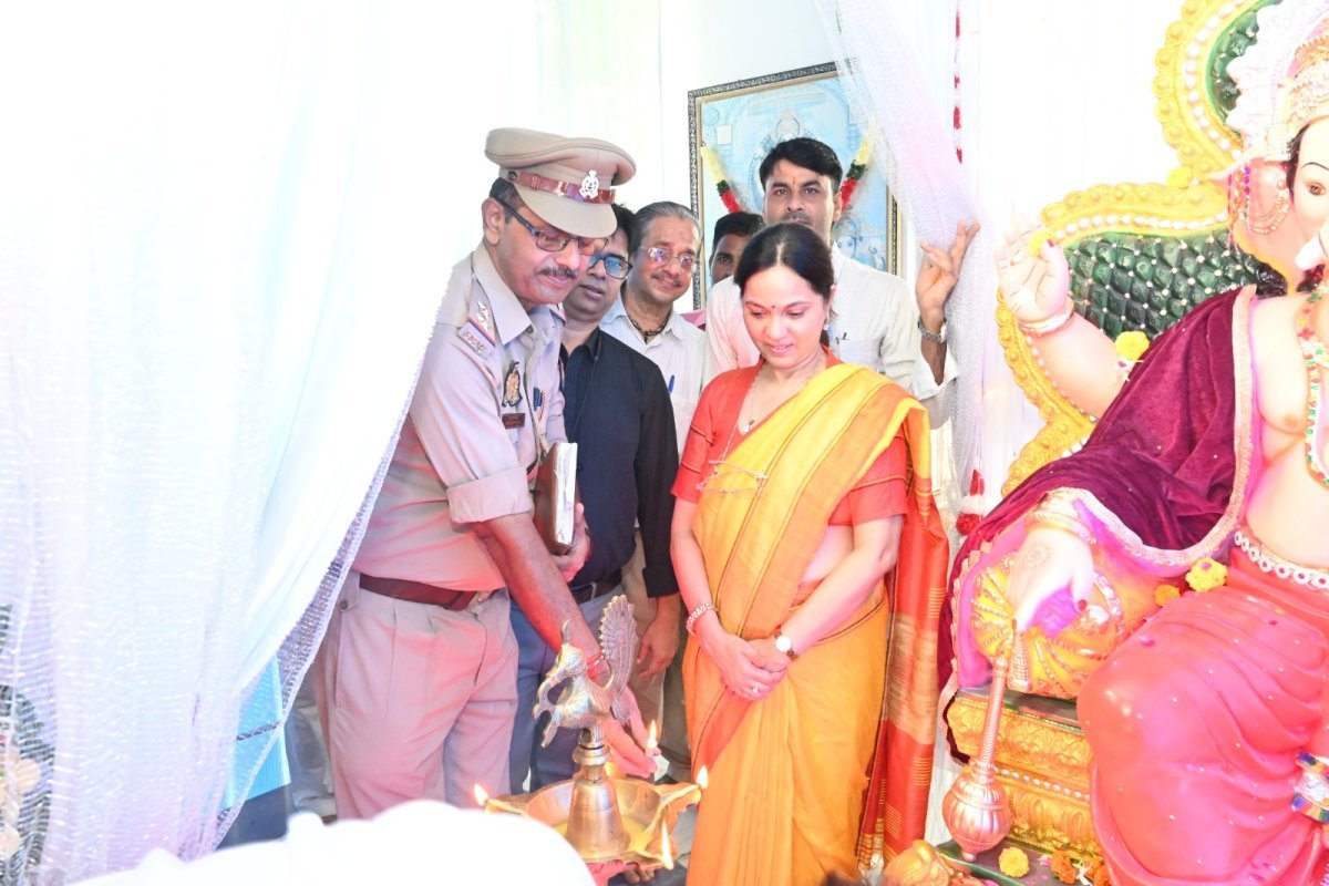 हिंद मेडिकल कॉलेज में विराजे बप्पा*