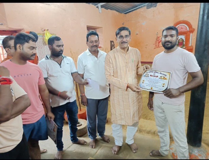 नपाध्यक्ष श्याम सुंदर केशरी के प्रयासों से मीरजापुर की पारंपरिक कलाओं को मिल रहा संरक्षण और नई पहचान*
