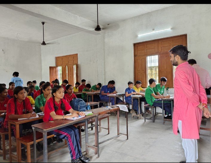 हिंदी दिवस पखवाड़ा के अवसर पर काव्योम फ़ाउंडेशन द्वारा आयोजित राज्यस्तरीय साहित्यिक एवं सांस्कृतिक कार्यक्रम ‘क्षितिज 5.0’ के अंतर्गत