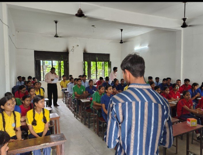 हिंदी दिवस पखवाड़ा के अवसर पर काव्योम फ़ाउंडेशन द्वारा आयोजित राज्यस्तरीय साहित्यिक एवं सांस्कृतिक कार्यक्रम ‘क्षितिज 5.0’ के अंतर्गत