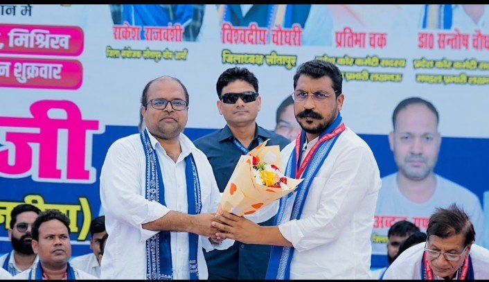 मिश्रिख के मेला मैदान में चंद्रशेखर आजाद की जनसभा, सामाजिक न्याय और संगठन को लेकर कार्यकर्ताओं से संवाद