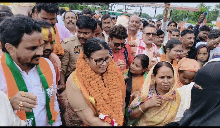 भाजपा राष्ट्रीय उपाध्यक्ष रेखा वर्मा का किया भव्य स्वागत