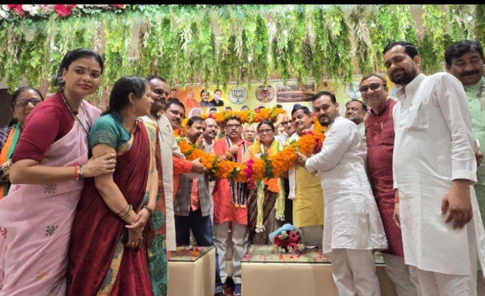 तीसरी बार राष्ट्रीय उपाध्यक्ष बनीं रेखा वर्मा का सीतापुर में भव्य स्वागत, 2027 को लेकर कार्यकर्ताओं में भरा जोश