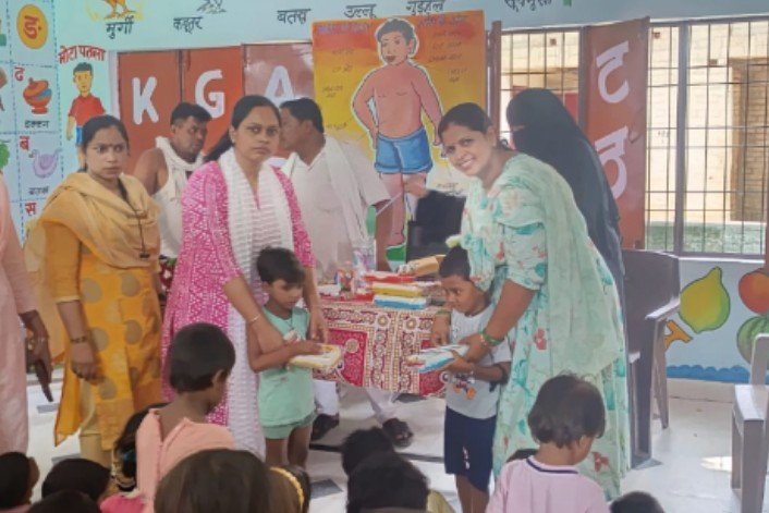 ग्राम पंचायत भिठौरा के आंगनबाड़ी केंद्र सीरगंज प्रथम का हुआ भव्य उद्घाटन-