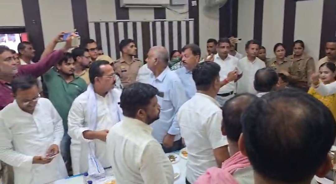 नगर पालिका बोर्ड बैठक बनी अखाड़ा