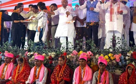 सीतापुर में सजा खुशियों का मंडप, 565 जोड़ों ने थामा एक-दूजे का हाथ