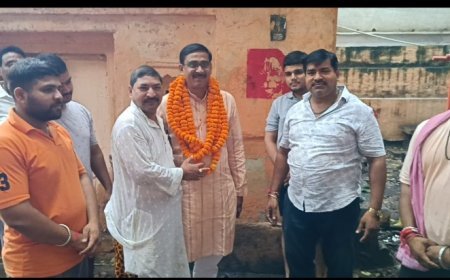 नपाध्यक्ष श्याम सुंदर केशरी के प्रयासों से मीरजापुर की पारंपरिक कलाओं को मिल रहा संरक्षण और नई पहचान*