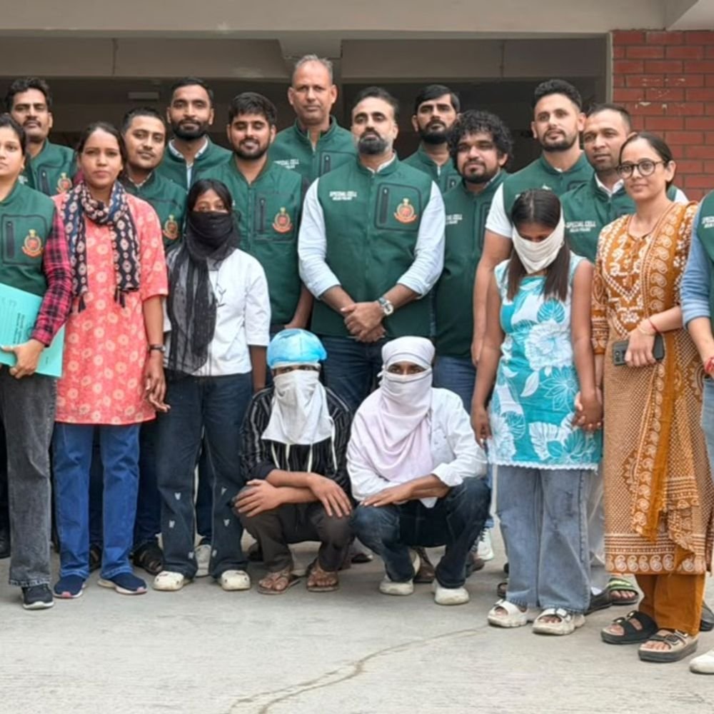 टाइगर श्रॉफ केस में दिल्ली से 4 आरोपी गिरफ्तार:इनमें 2 महिलाएं, हथियार सप्लाई करने का आरोप; एक्टर पर 2 दिन पहले फायरिंग हुई थी