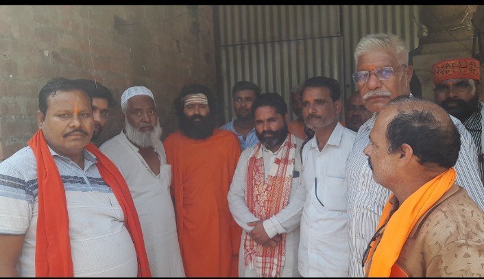 मिश्रिख में प्राचीन कुएं और गणेश मूर्ति स्थल को कराया कब्जा मुक्त, विधिवत हुआ पूजन-अर्चन विश्व हिंदू परिषद और बजरंग दल के कार्यकर्ताओं की पहल पर हटाया गया अतिक्रमण, भविष्य में कब्जा न करने का दिया आश्वासन* 