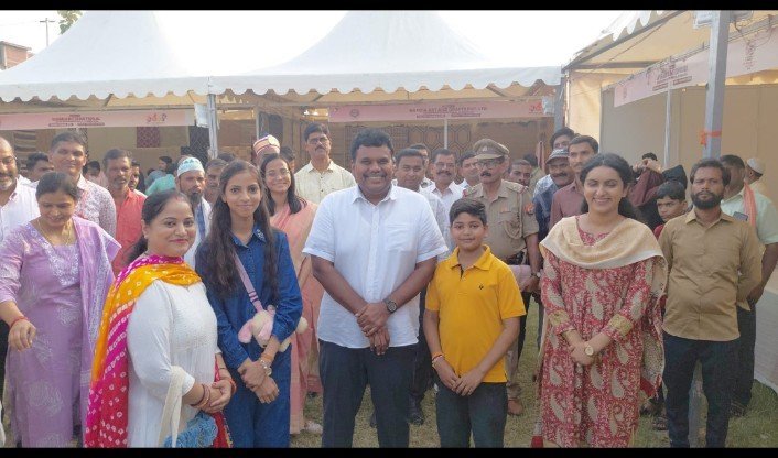 सीतापुर के ODOP महाकुंभ में स्थानीय कारोबारियों को मिली वैश्विक पहचान, जिला प्रशासन की व्यवस्था की जमकर सराहना