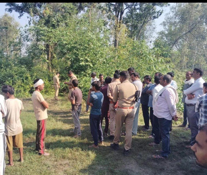 सीतापुर के बंजरिया गांव में मिला 52 वर्षीय व्यक्ति का शव, हत्या की आशंका 