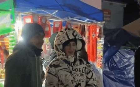 सारा अली खान-2 दिन से केदारनाथ में कर रहीं आरती:दोस्तों के साथ बनाई रील; लोगों के साथ पी चाय, बोलीं- बाबा का धाम मेरा घर