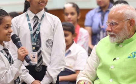भास्कर अपडेट्स:पीएम केयर्स फॉर चिल्ड्रन स्कॉलरशिप में आधार जरूरी; जिनके पास नहीं, उनका कार्ड बनवाने में मदद की जाएगी