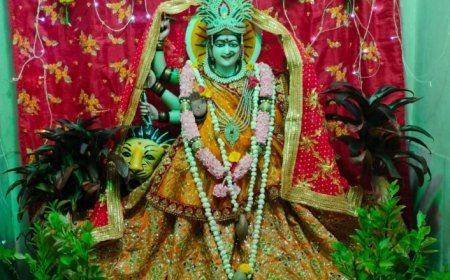 बिरला मंदिर में माता चंद्रघंटा की भव्य आरती, जयकारों से गूंजा मंदिर परिसर