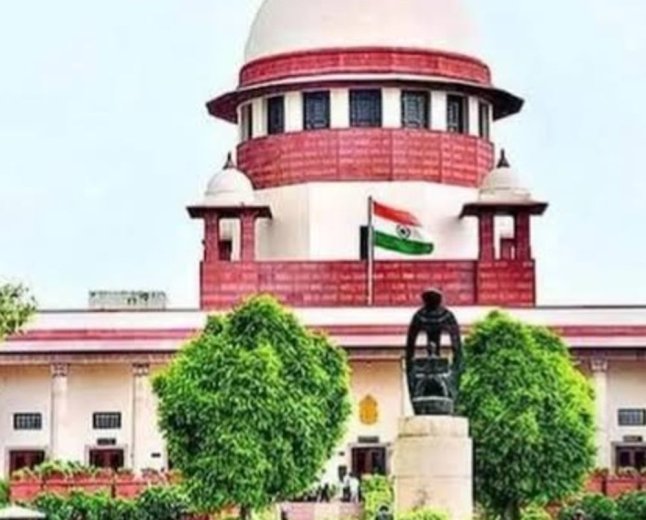 सुप्रीम कोर्ट ने राहुल गांधी को नोटिस जारी किया:12 अक्टूबर के मार्च में गर्भवती पत्रकार को धक्का देने का आरोप; दावा- कंधे से पकड़कर खींचा