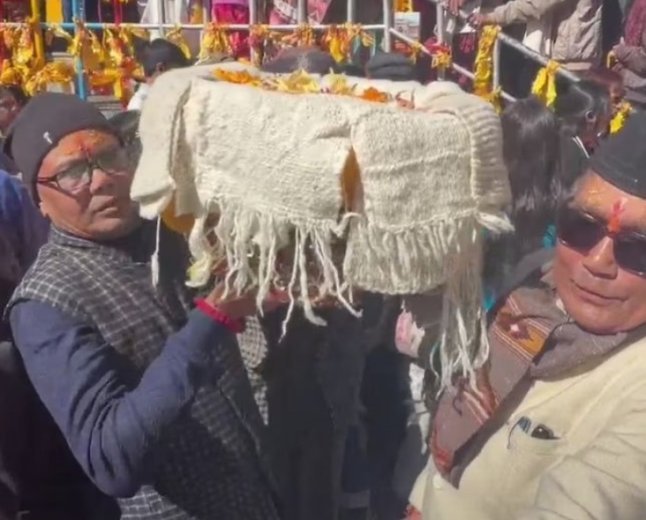 बद्रीनाथ धाम में भगवान बदरीविशाल को ओढ़ाया जाता है घृत कंबल, माणा की बेटियां निभाती हैं सदियों पुरानी परंपरा
